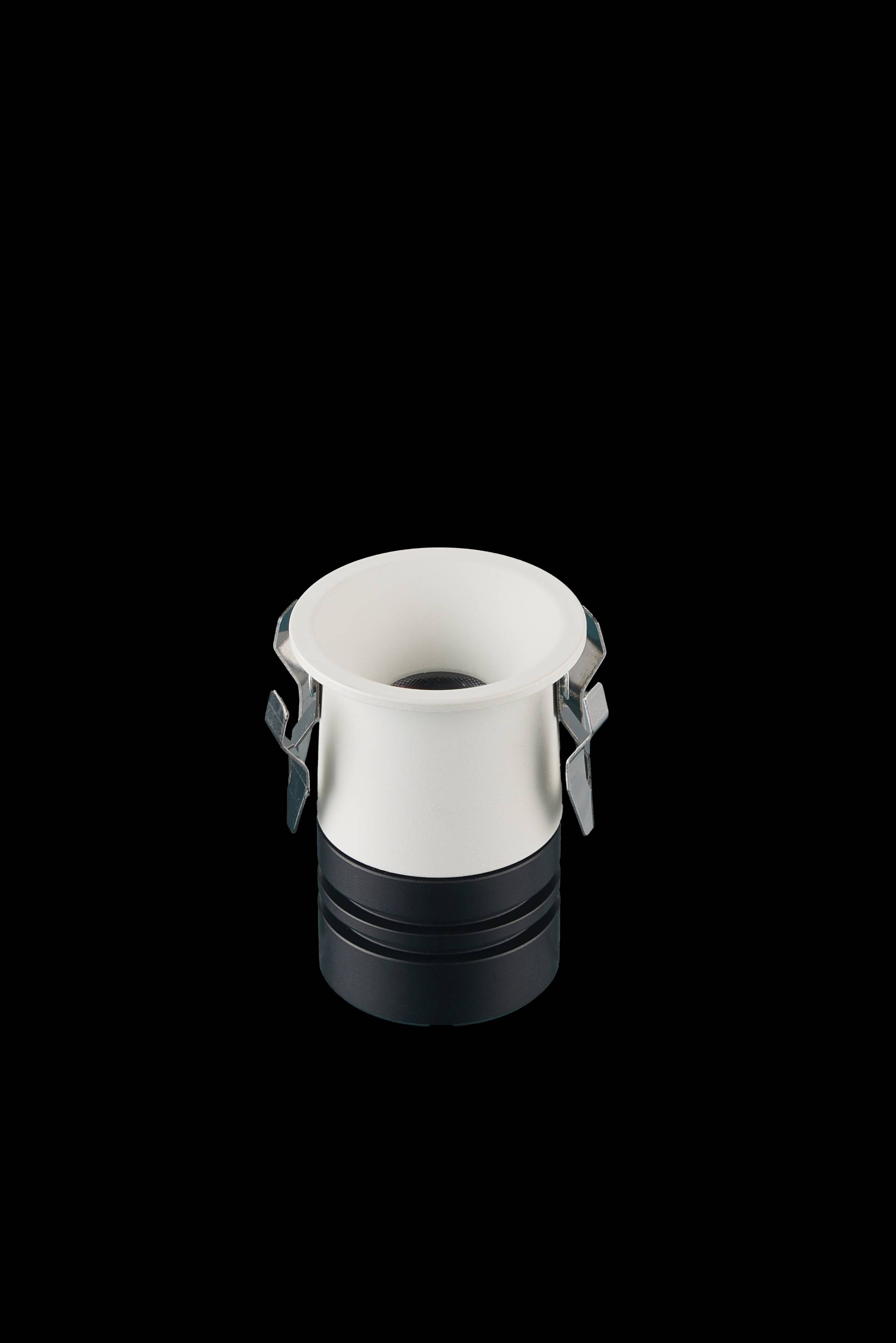 Mini Spotlight 1